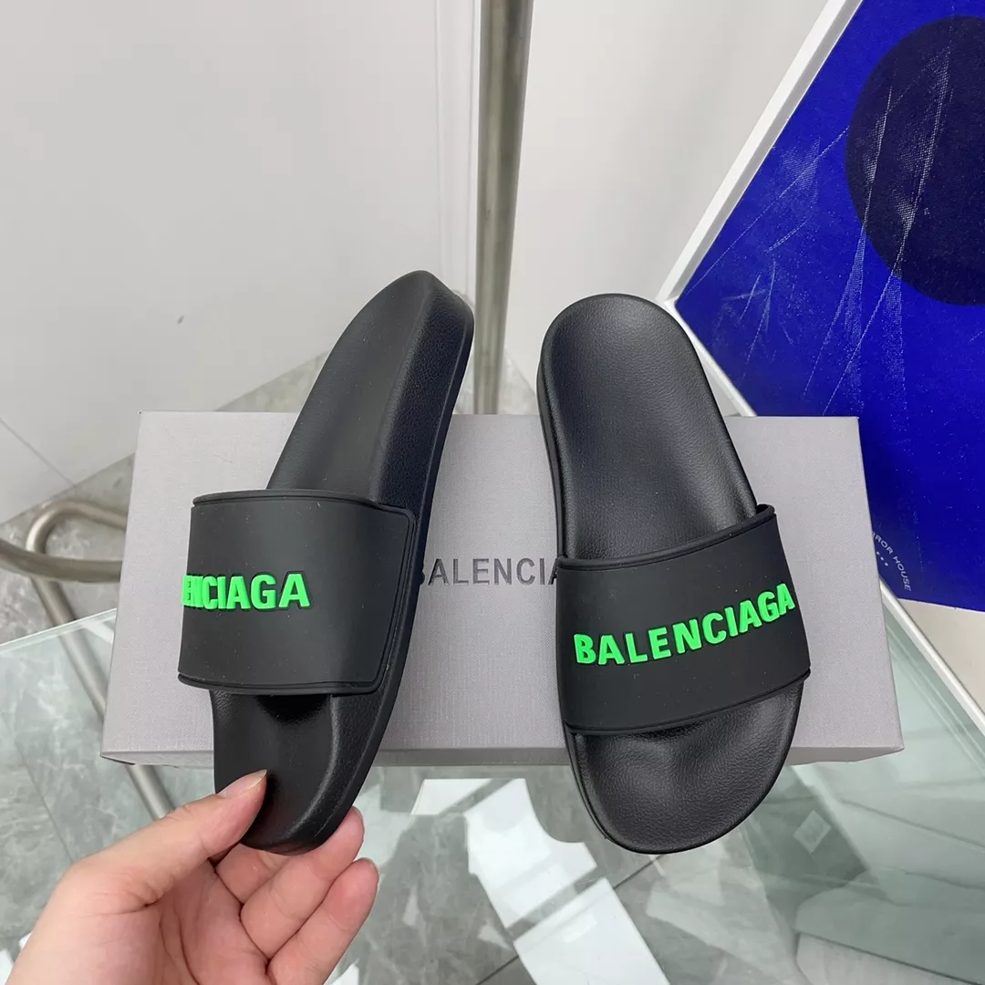 Flexible 7128 Balenciaga Slippers For Men