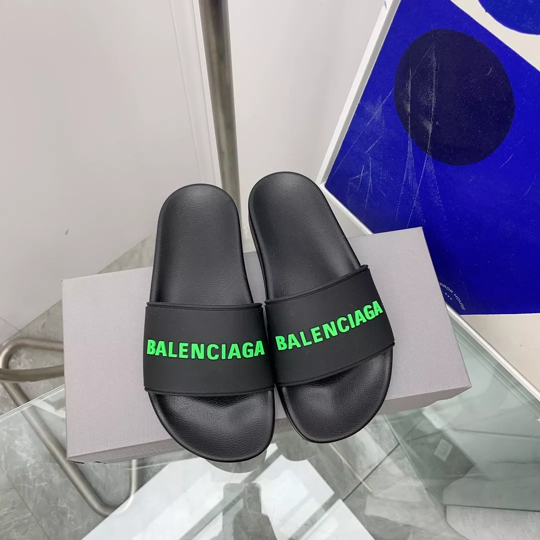 Flexible 7128 Balenciaga Slippers For Men