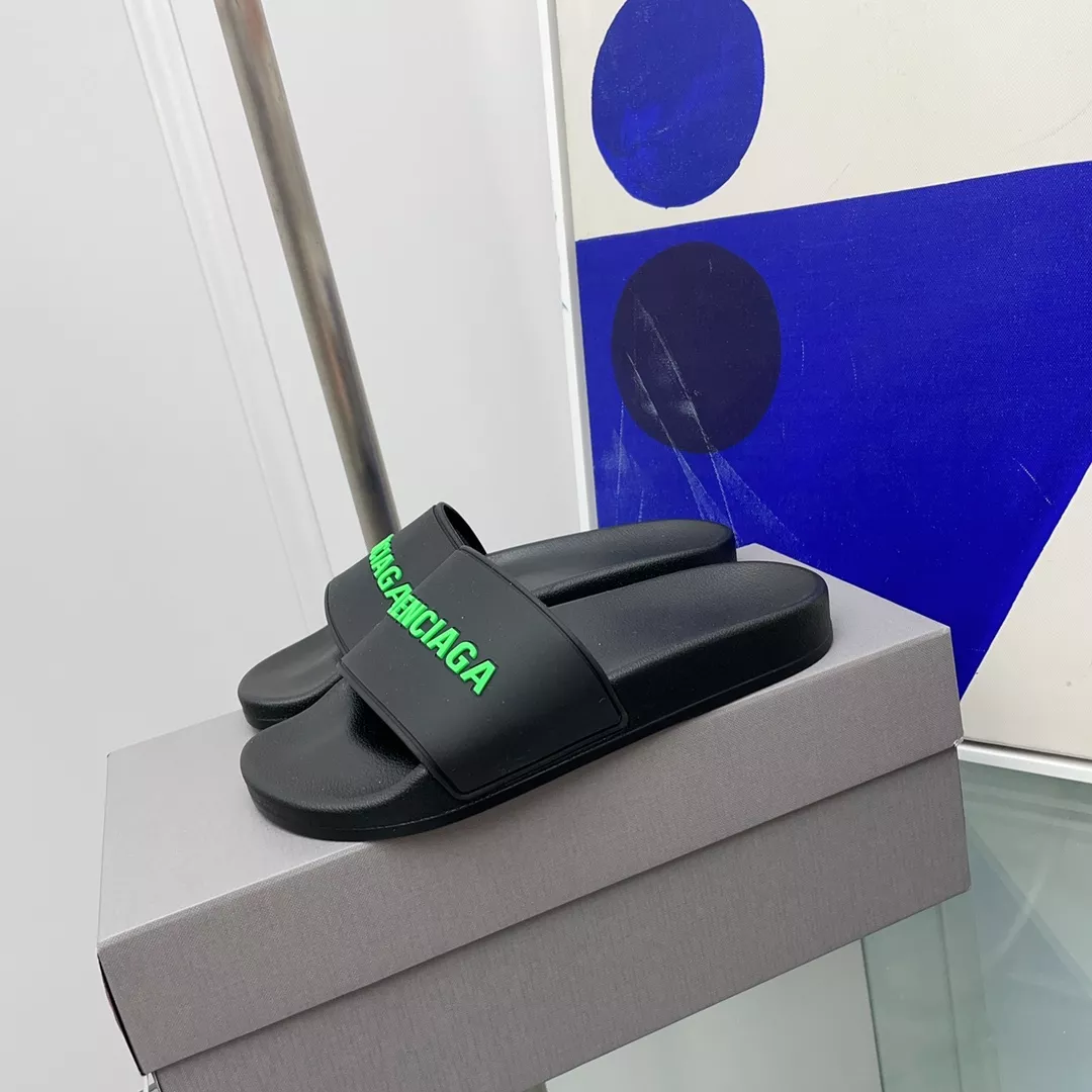 Flexible 7128 Balenciaga Slippers For Men