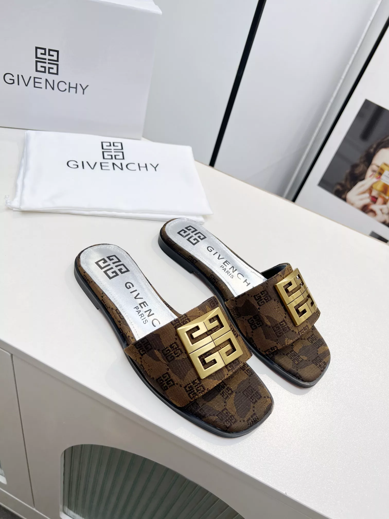 Flexible 7276 Givenchy Slippers For Women