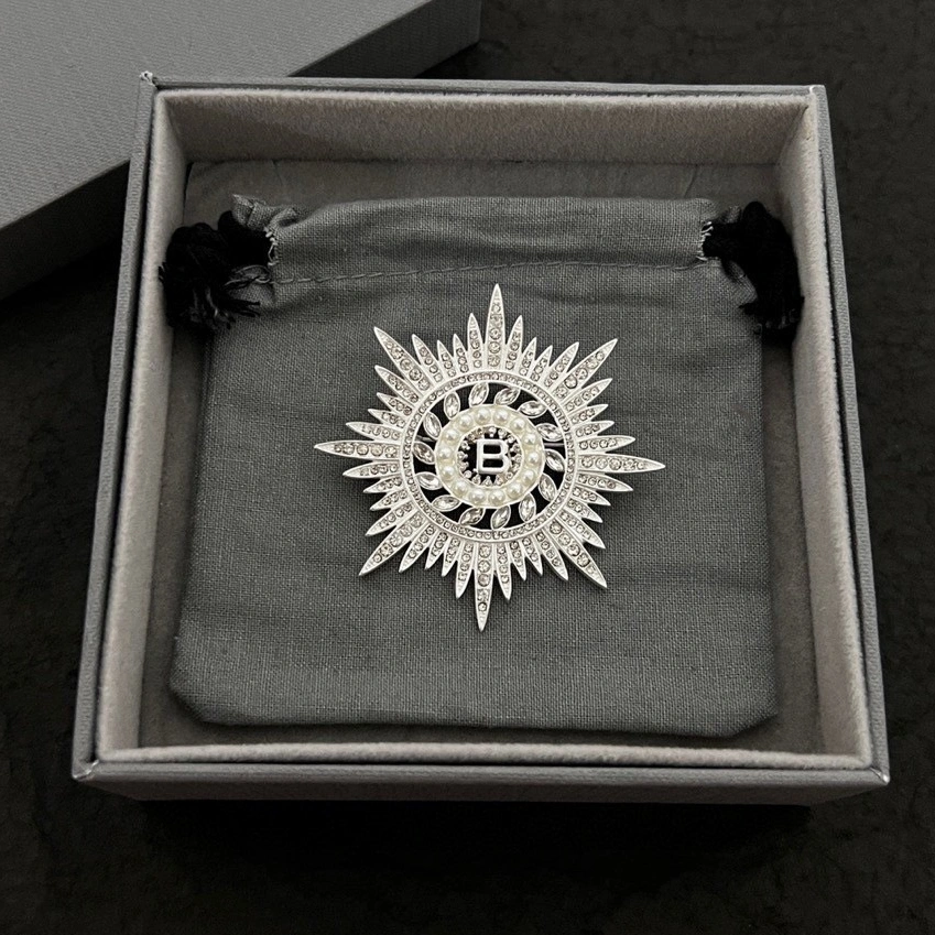 Flexible 7502 Balenciaga Brooches For Women