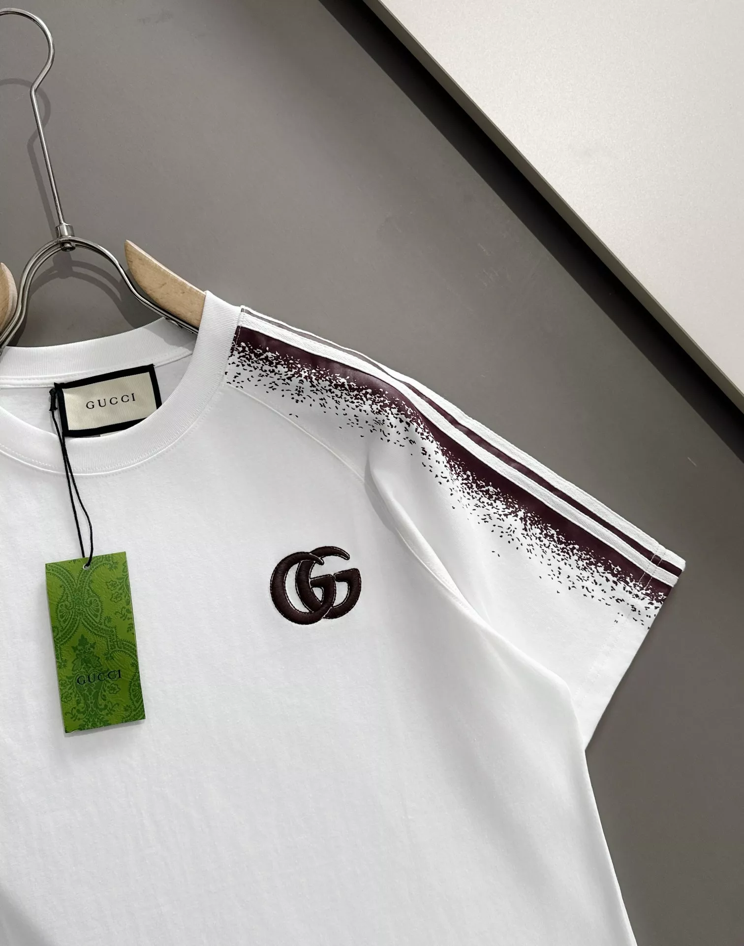 Flexible 7512 Gucci T-Shirts Short Sleeved For Unisex