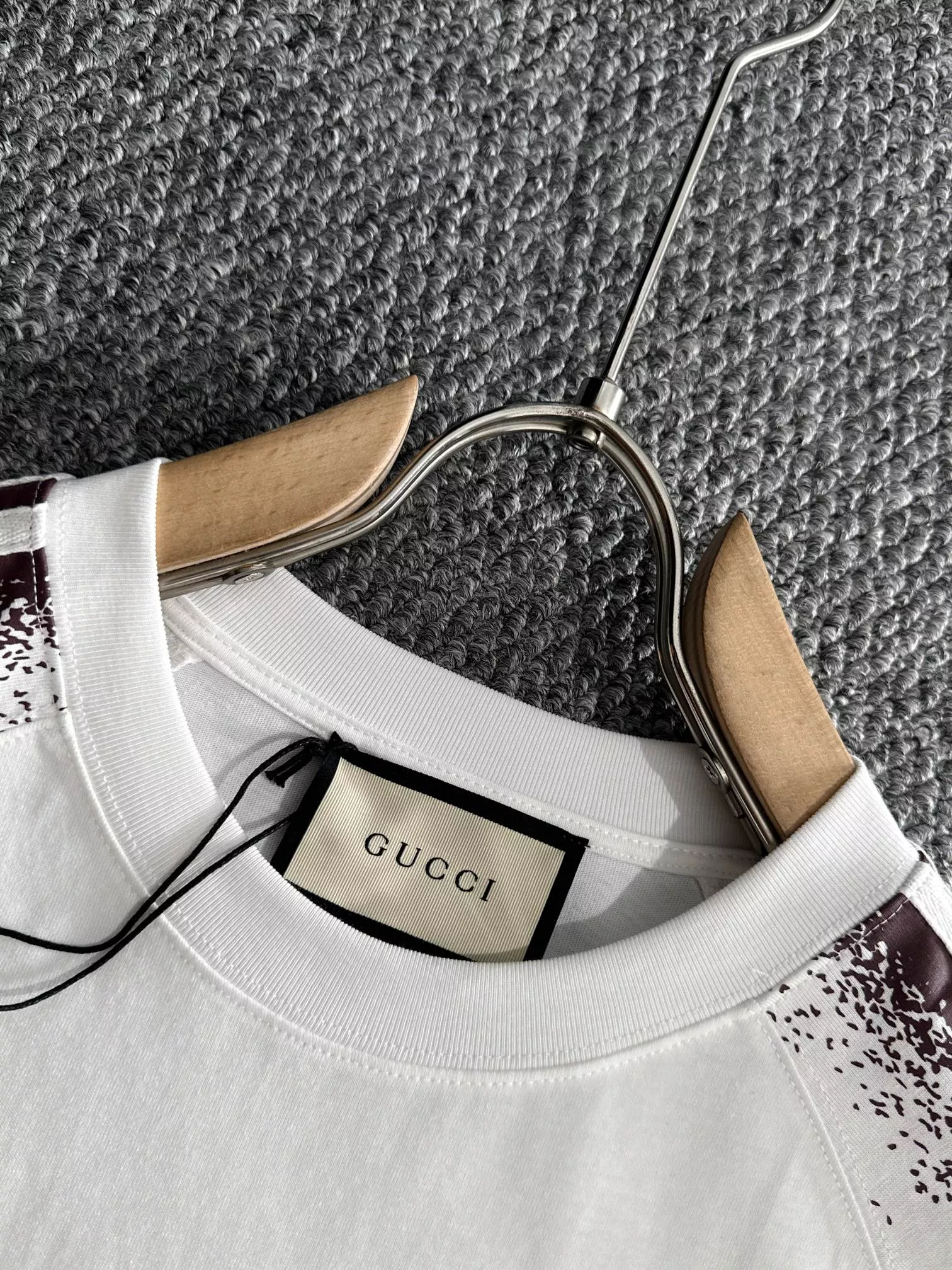 Flexible 7512 Gucci T-Shirts Short Sleeved For Unisex