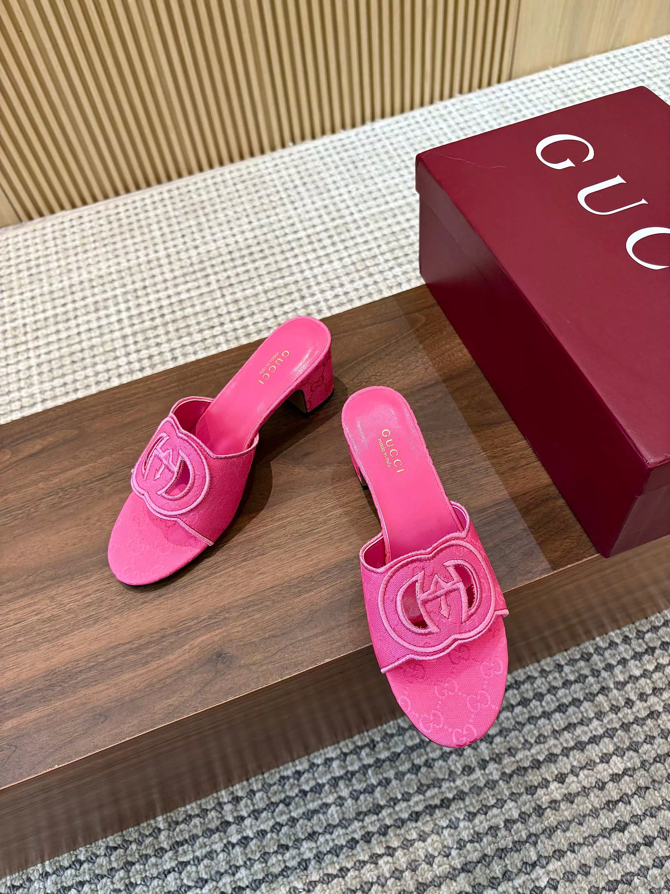 Flexible 7629 Gucci Slippers For Women