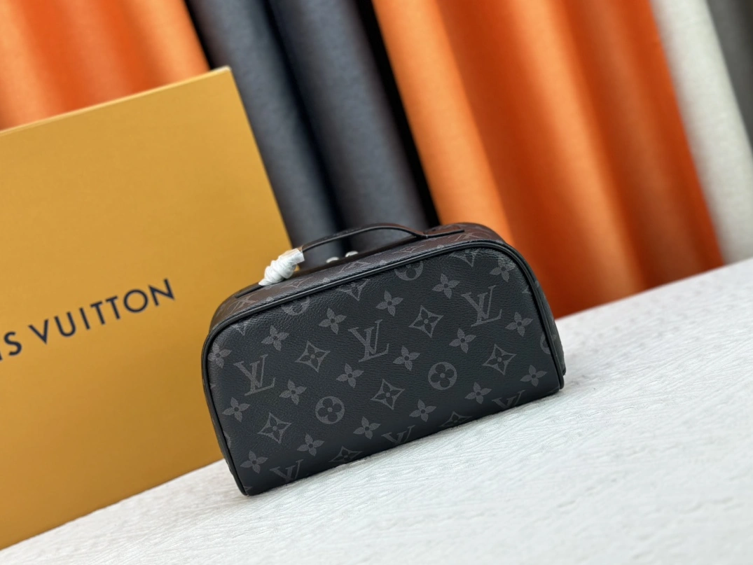 Flexible 7746 Louis Vuitton AAA Quality Handbags
