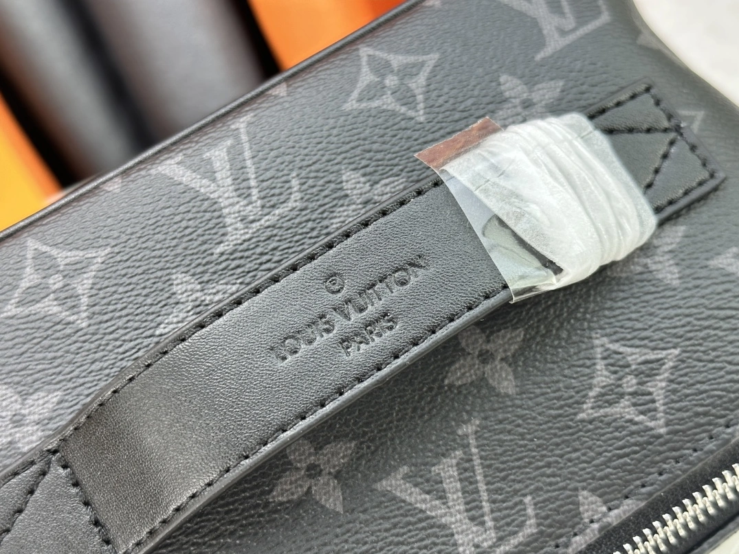 Flexible 7746 Louis Vuitton AAA Quality Handbags