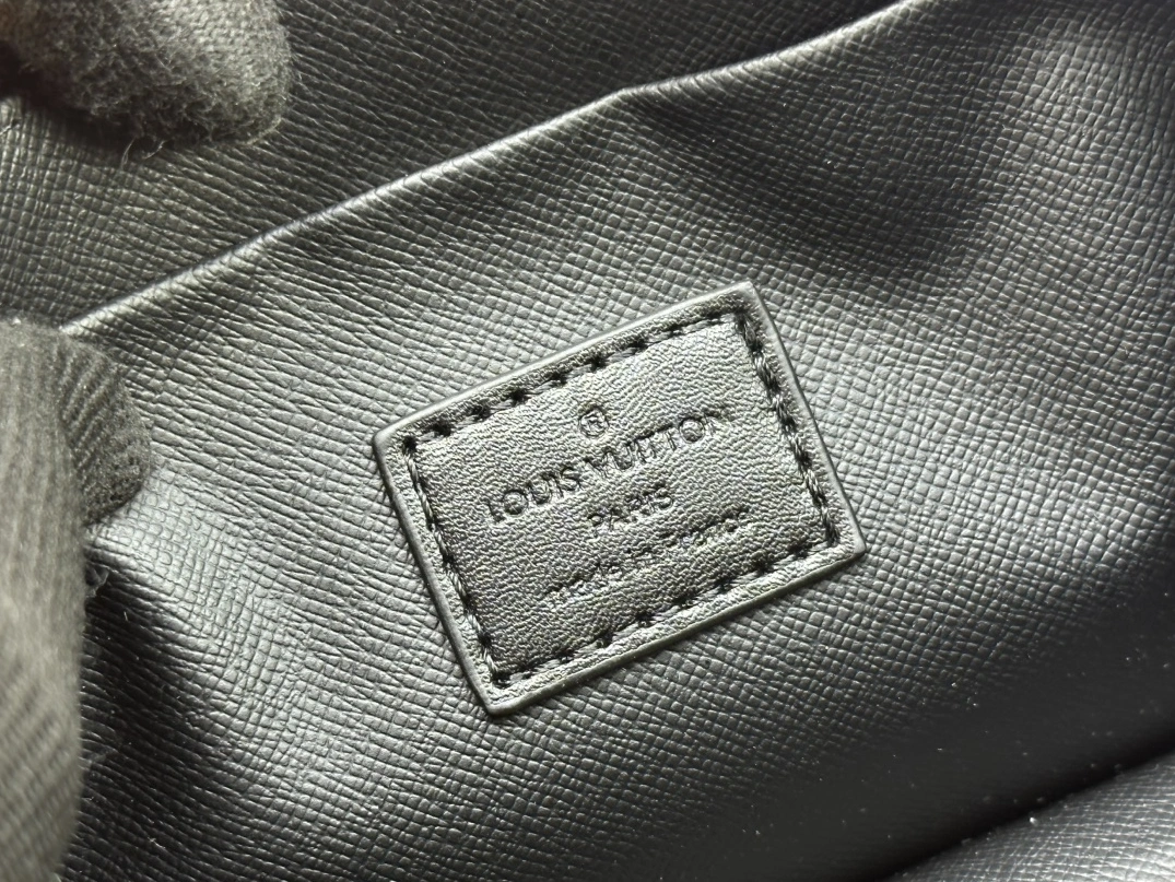 Flexible 7746 Louis Vuitton AAA Quality Handbags