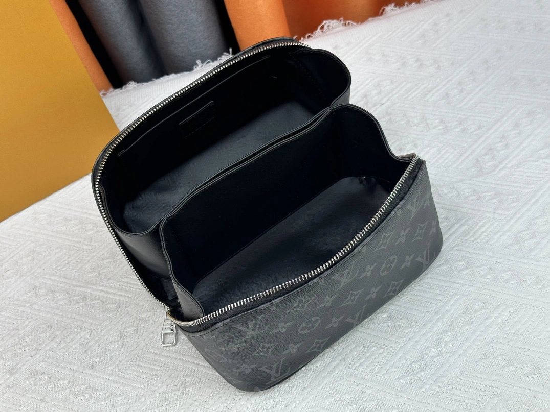 Flexible 7746 Louis Vuitton AAA Quality Handbags