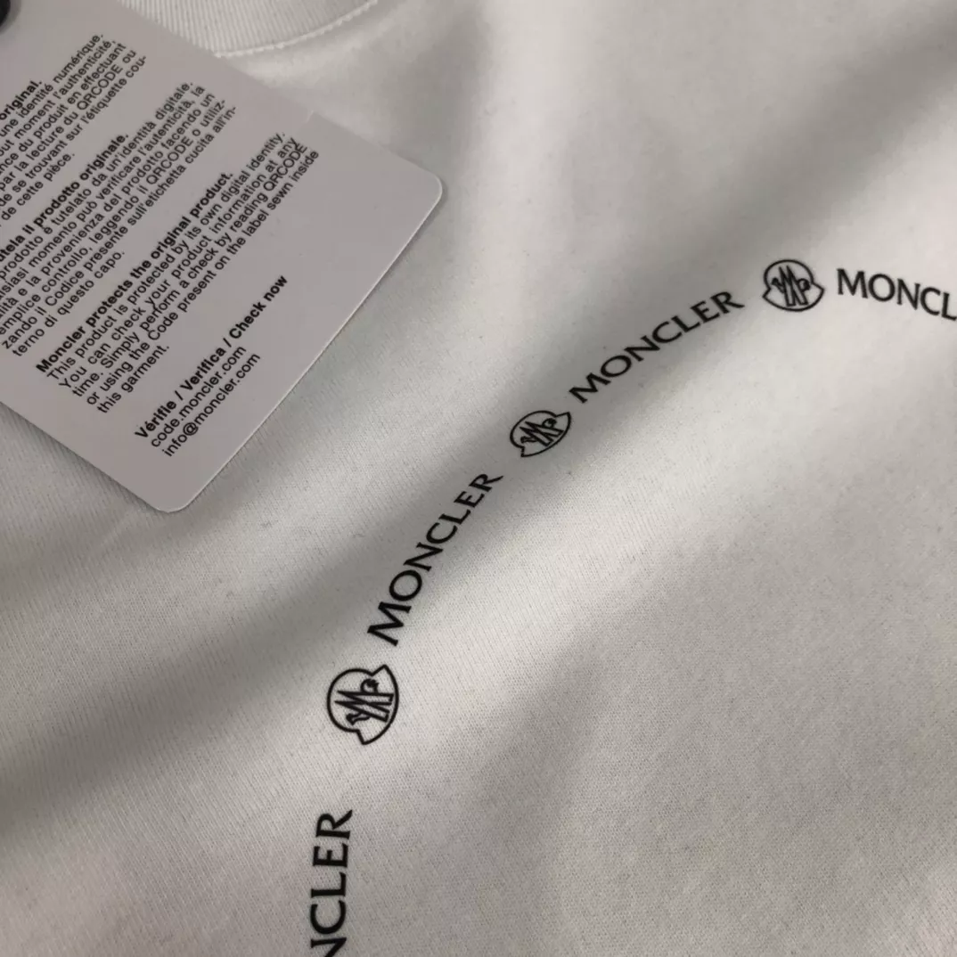 Flexible 7839 Moncler T-Shirts Short Sleeved For Unisex