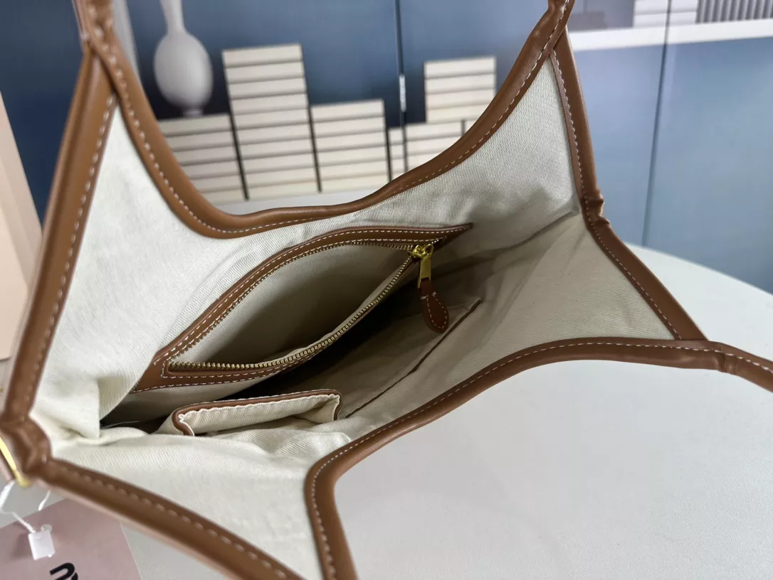 Flexible 7868 MIU MIU AAA Quality Shoulder Bags For Women