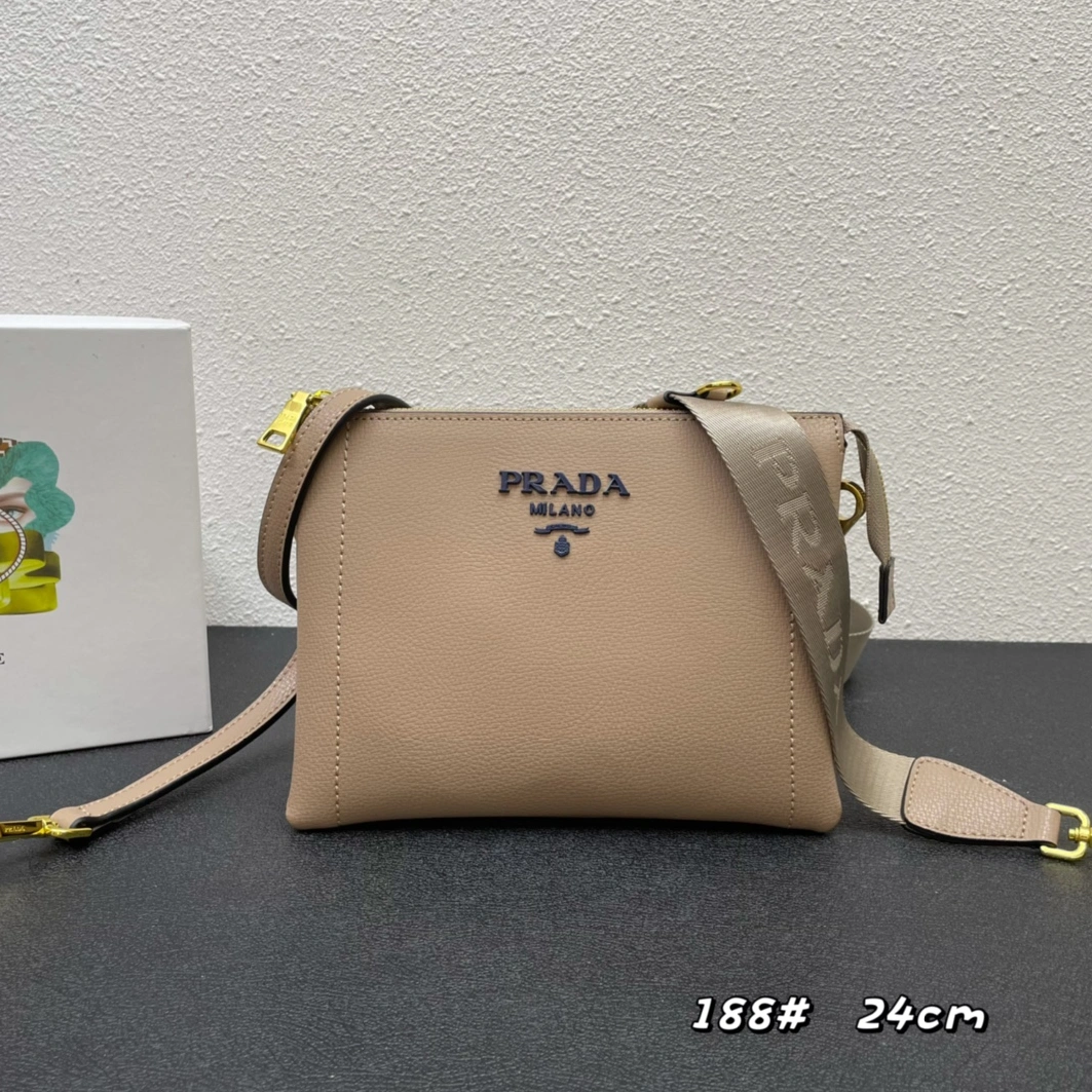 Flexible 7922 Prada AAA Quality Messenger Bags For Women