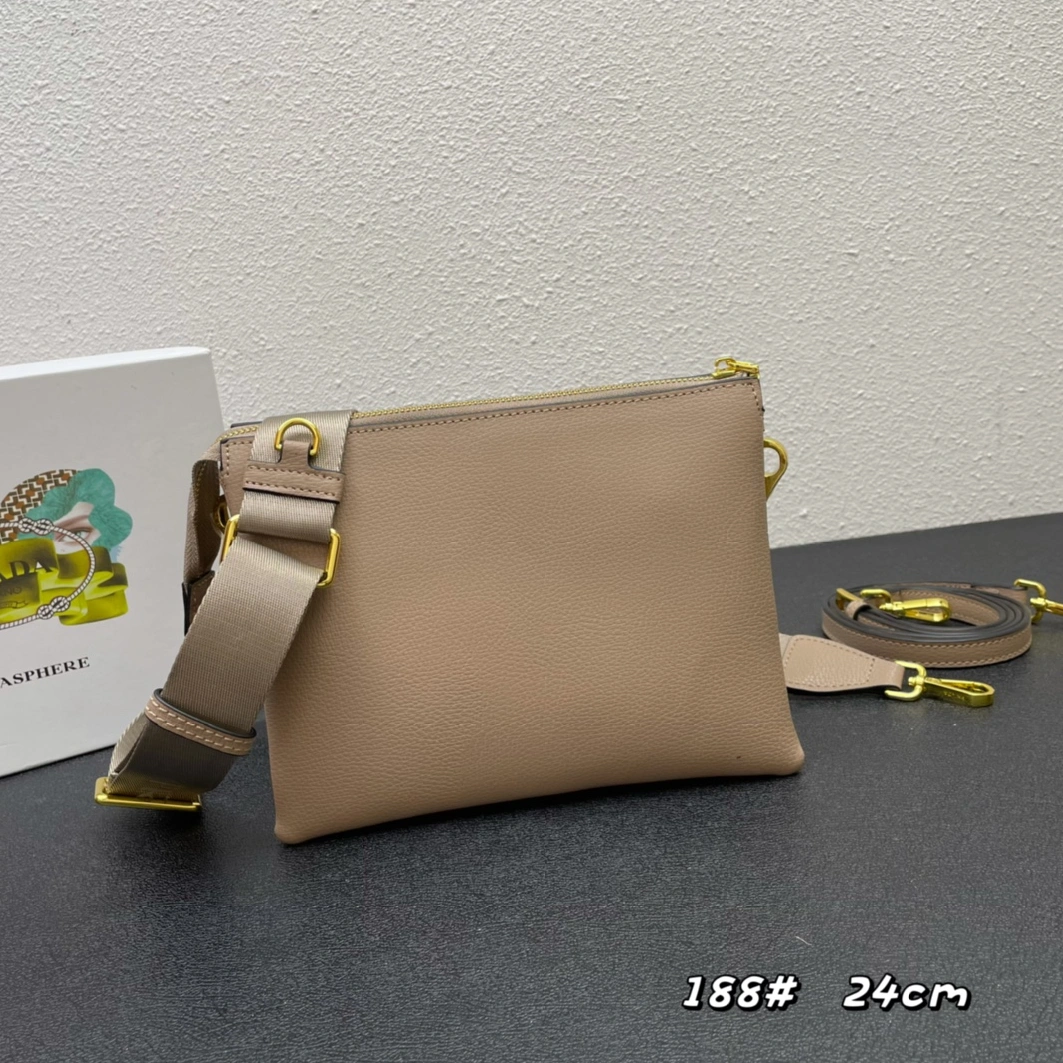Flexible 7922 Prada AAA Quality Messenger Bags For Women