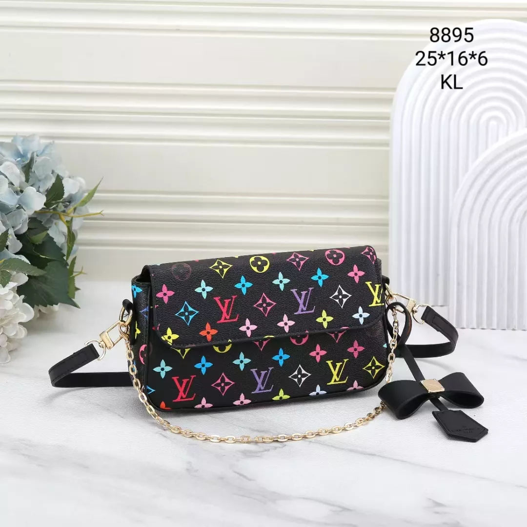 Flexible 8075 Louis Vuitton Messenger Bags For Women