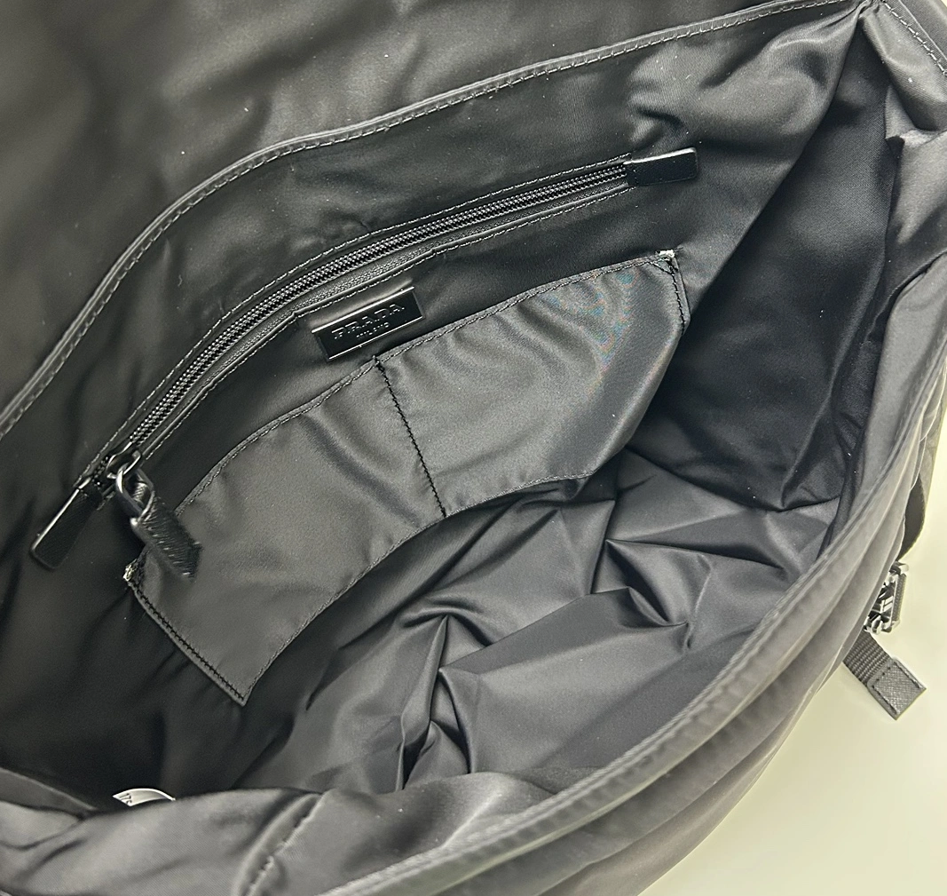 Flexible 8078 Prada AAA Man Messenger Bags