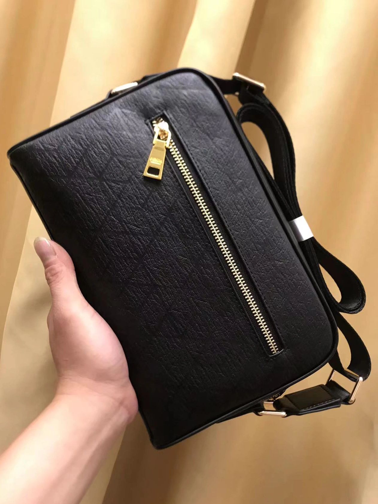 Flexible 8193 Prada AAA Man Messenger Bags