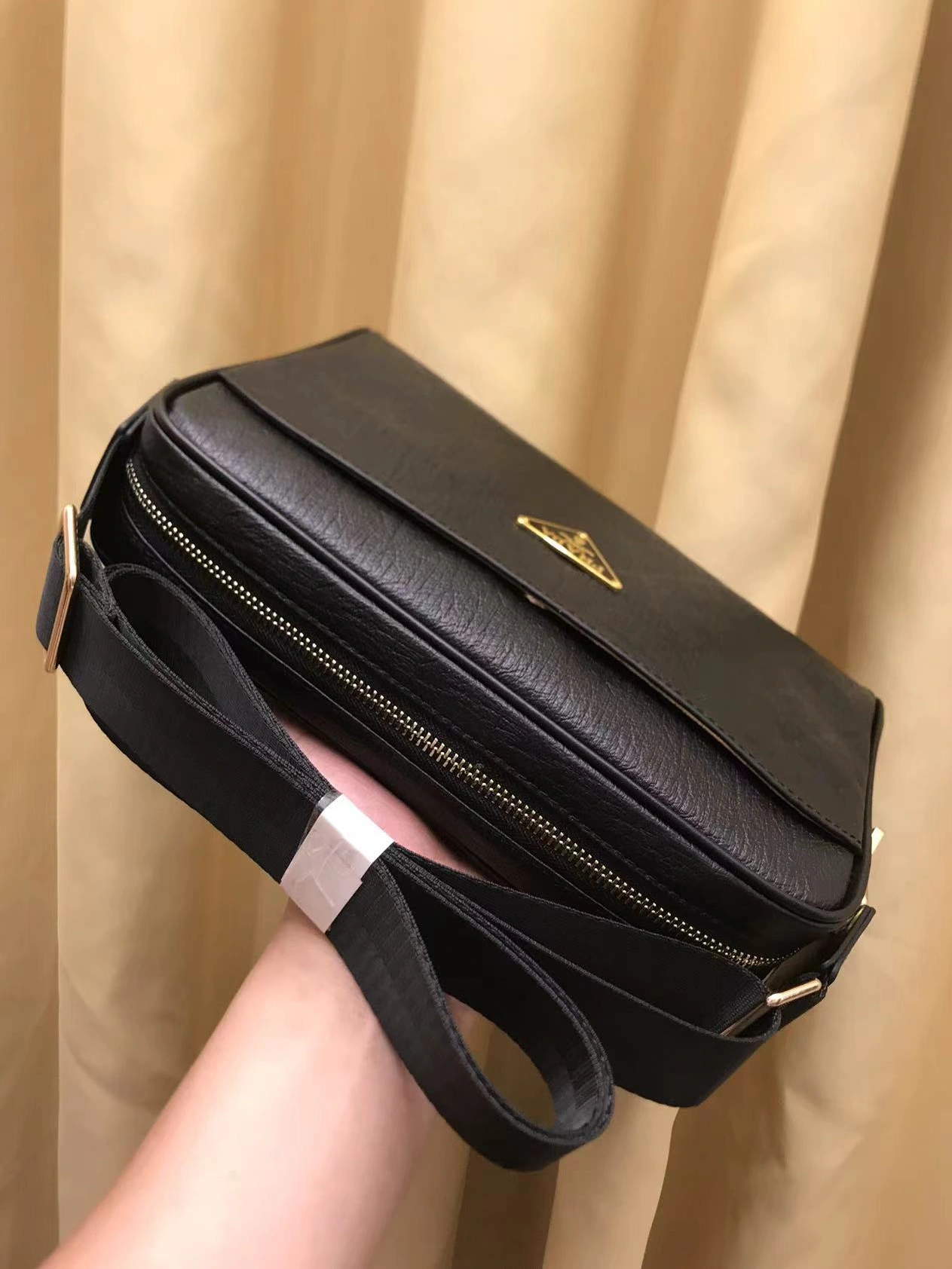 Flexible 8193 Prada AAA Man Messenger Bags