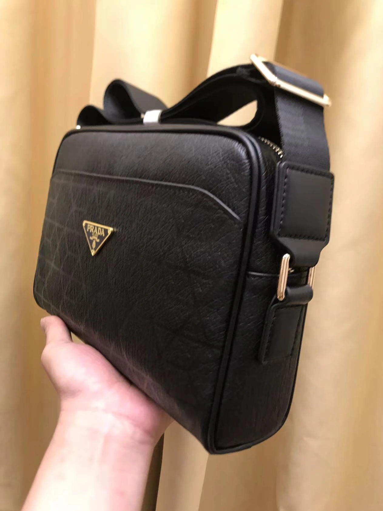 Flexible 8193 Prada AAA Man Messenger Bags