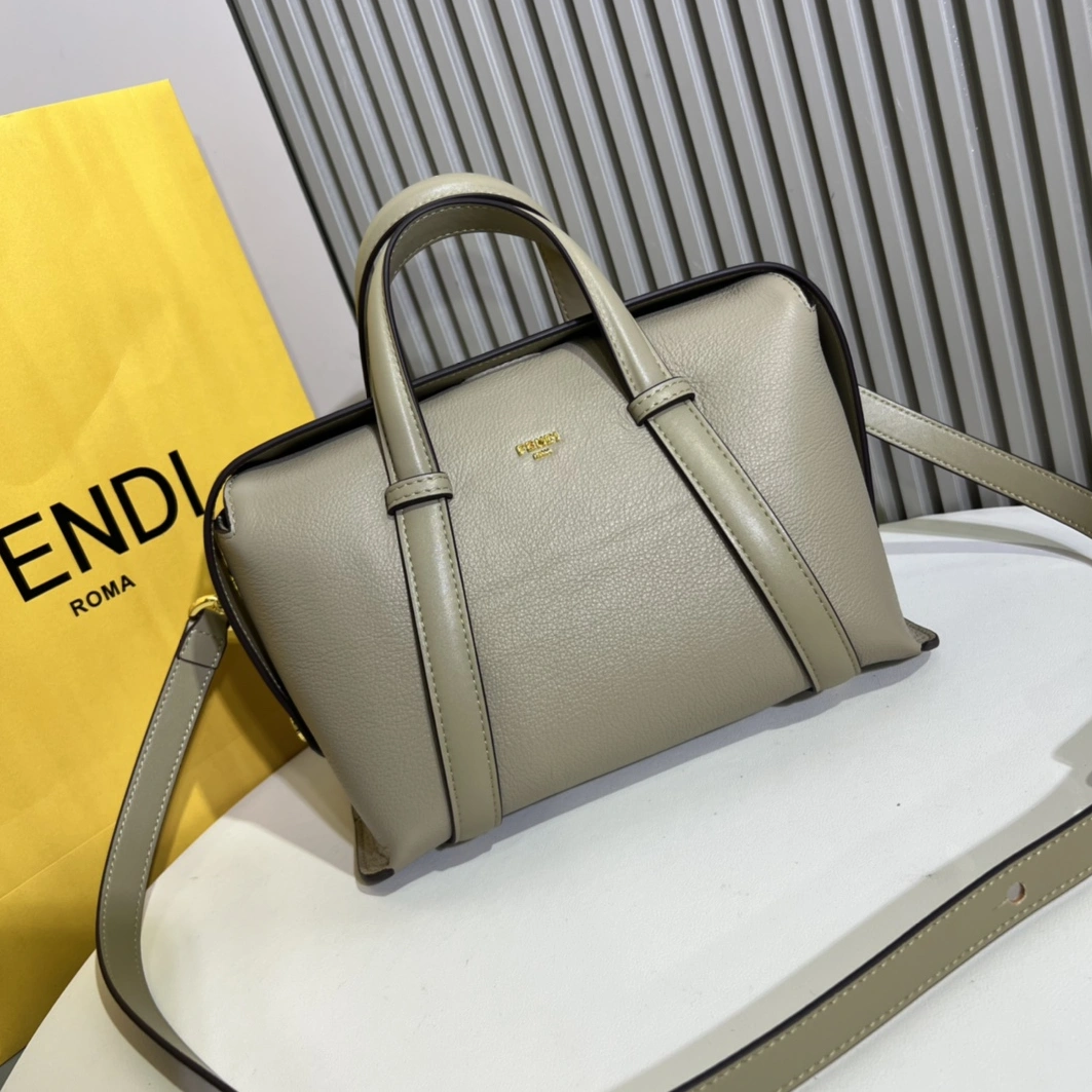 Flexible 8253 Fendi AAA Quality Handbags For Women