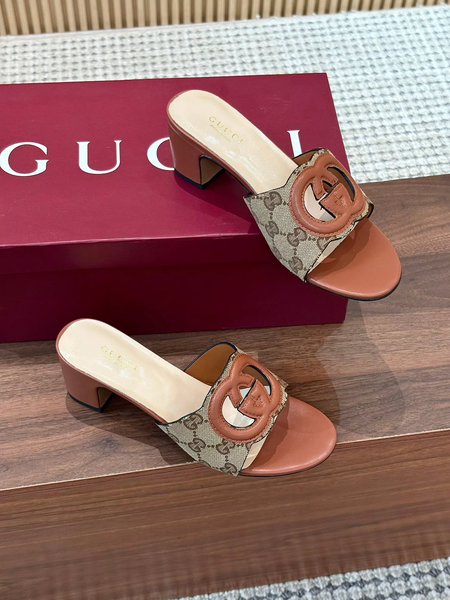 Flexible 8627 Gucci Slippers For Women