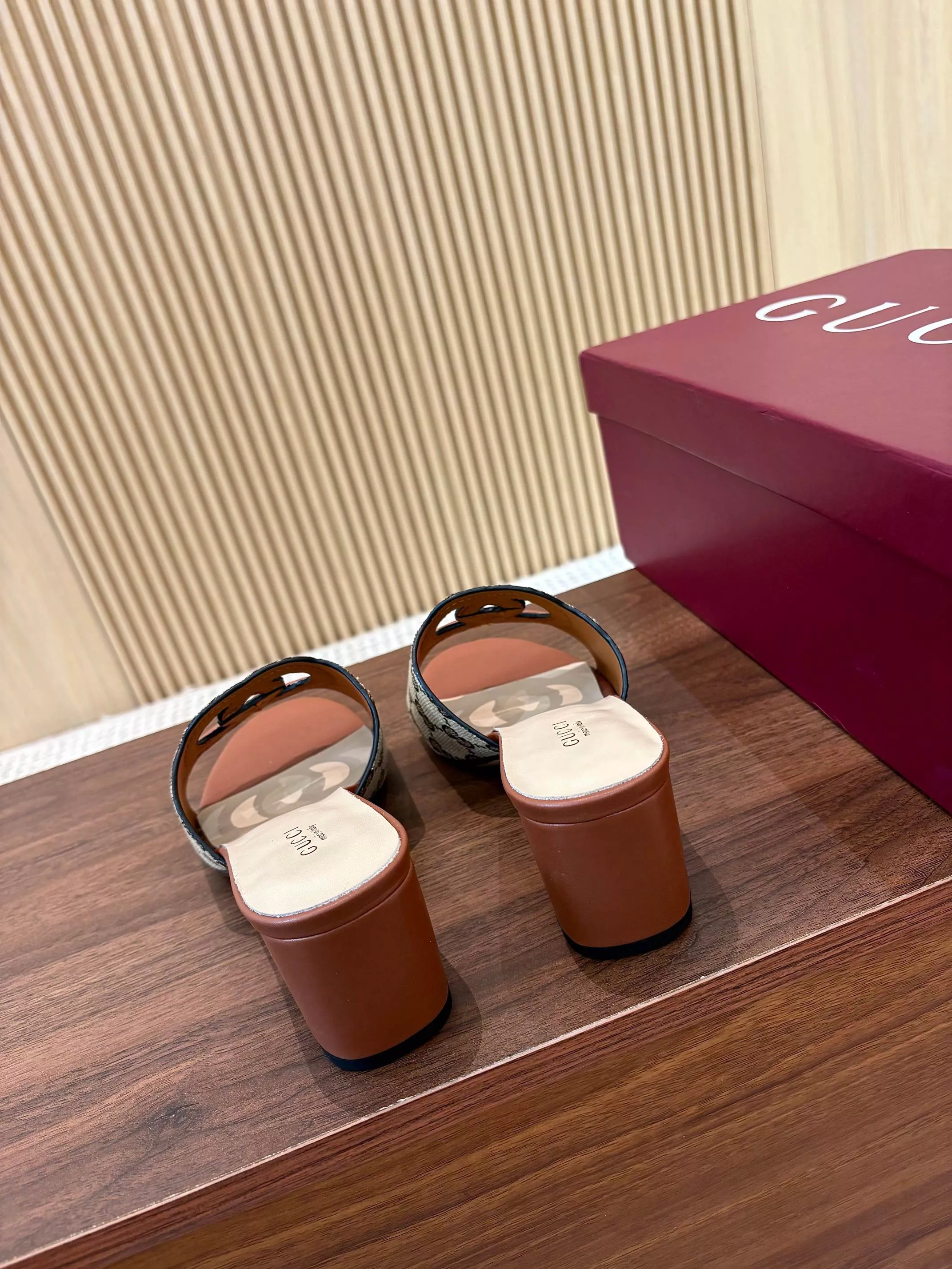 Flexible 8627 Gucci Slippers For Women