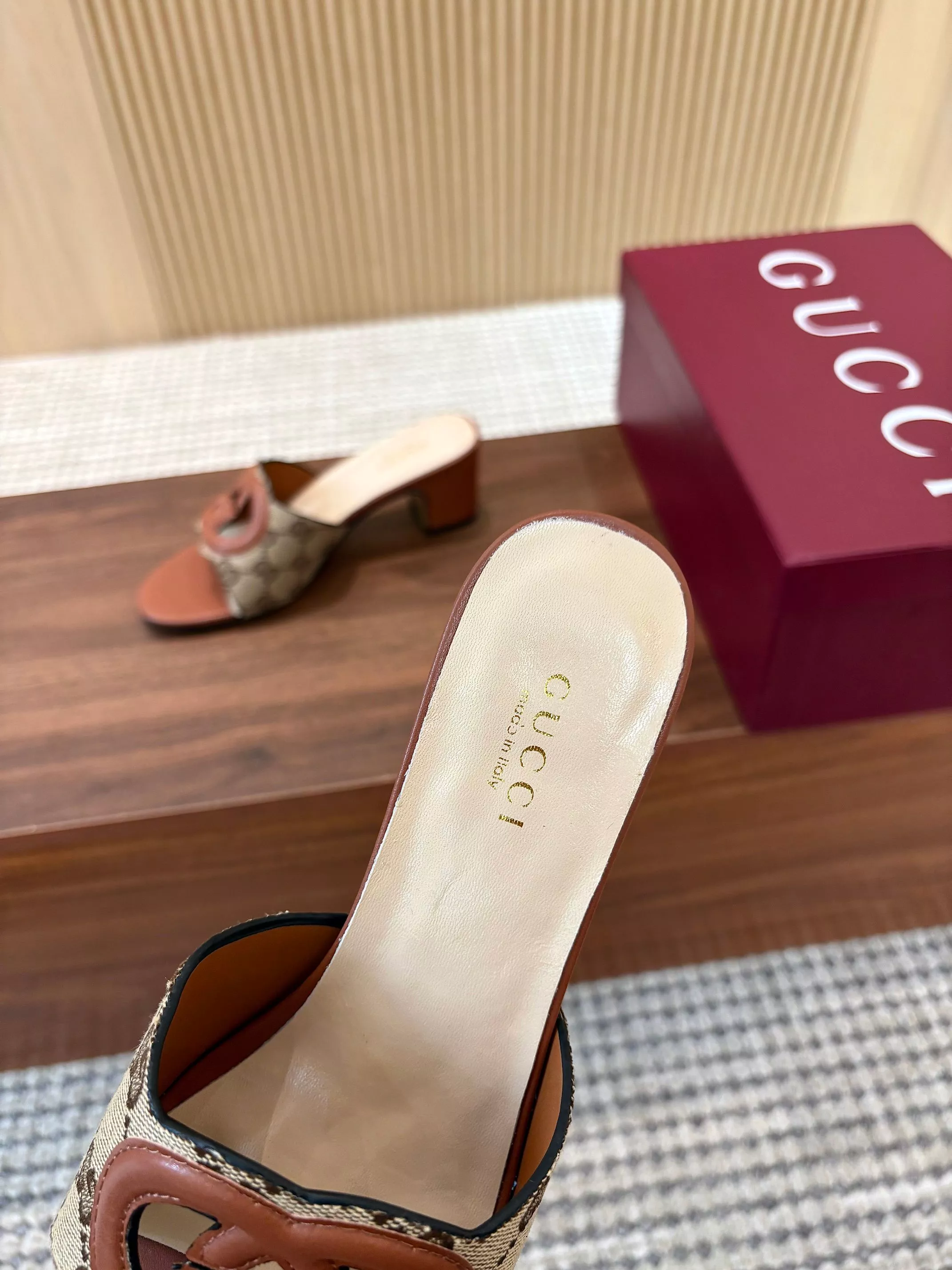 Flexible 8627 Gucci Slippers For Women