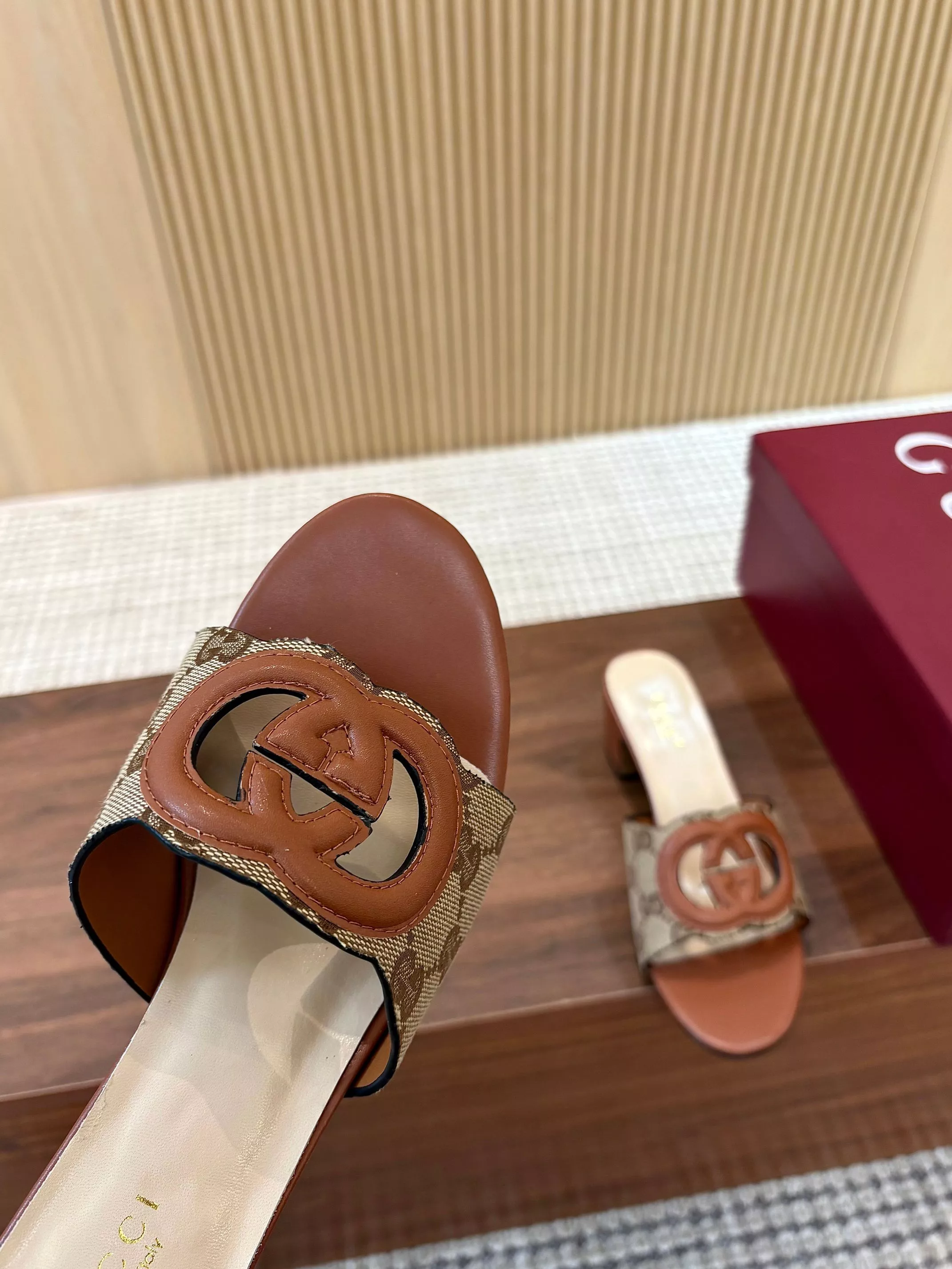 Flexible 8627 Gucci Slippers For Women