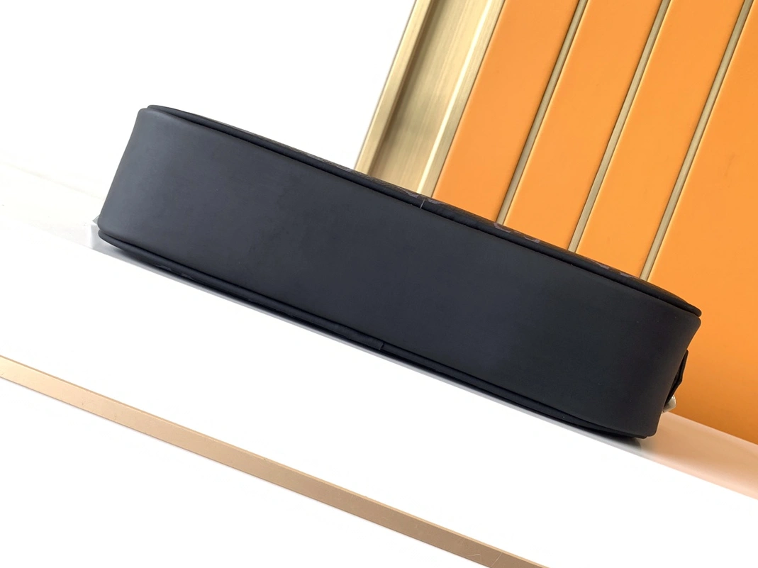 Flexible 8730 Louis Vuitton AAA Man Wallets