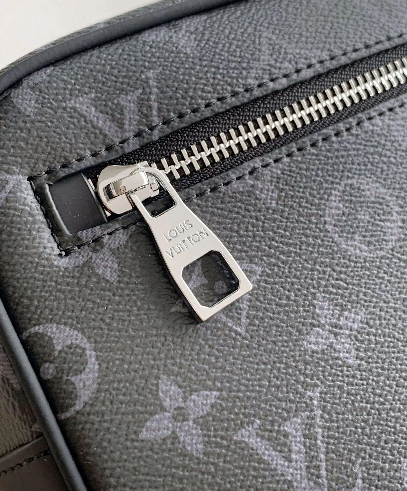 Flexible 8730 Louis Vuitton AAA Man Wallets