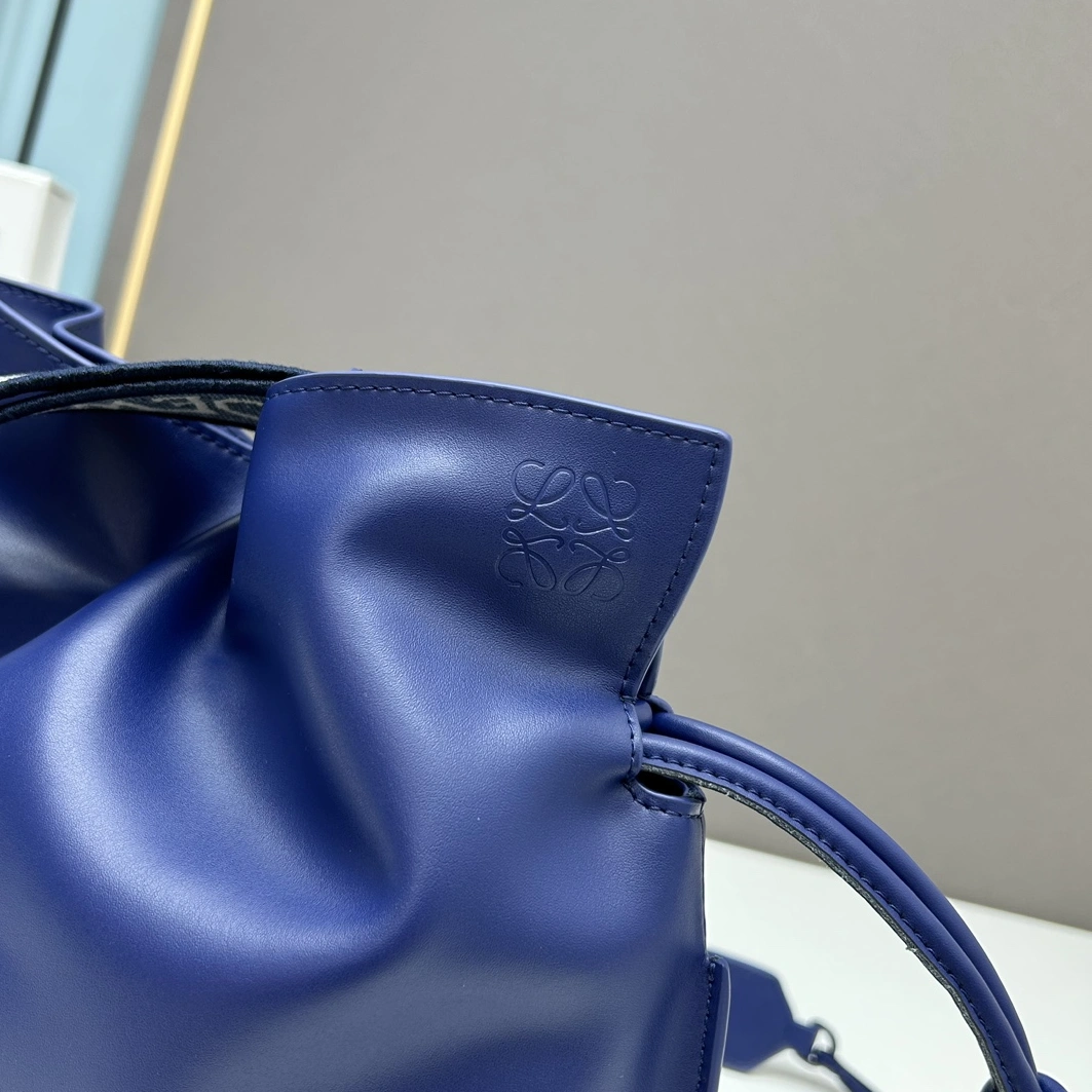 Flexible 8811 LOEWE AAA Quality Messenger Bags For Women