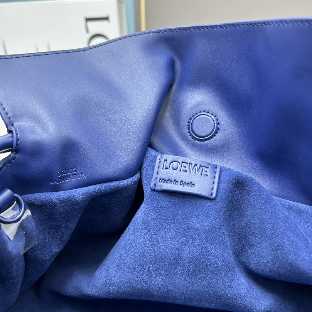 Flexible 8811 LOEWE AAA Quality Messenger Bags For Women
