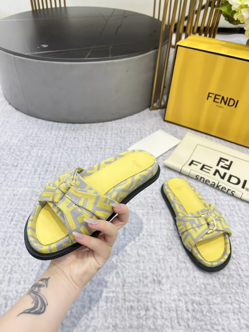 Flexible 8873 Fendi Slippers For Women
