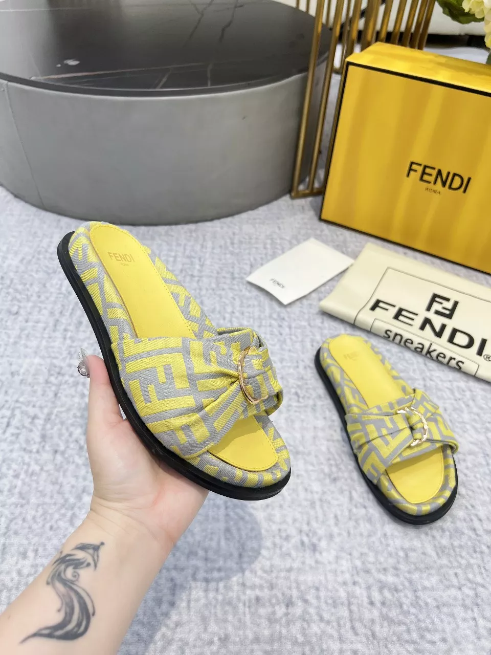 Flexible 8873 Fendi Slippers For Women