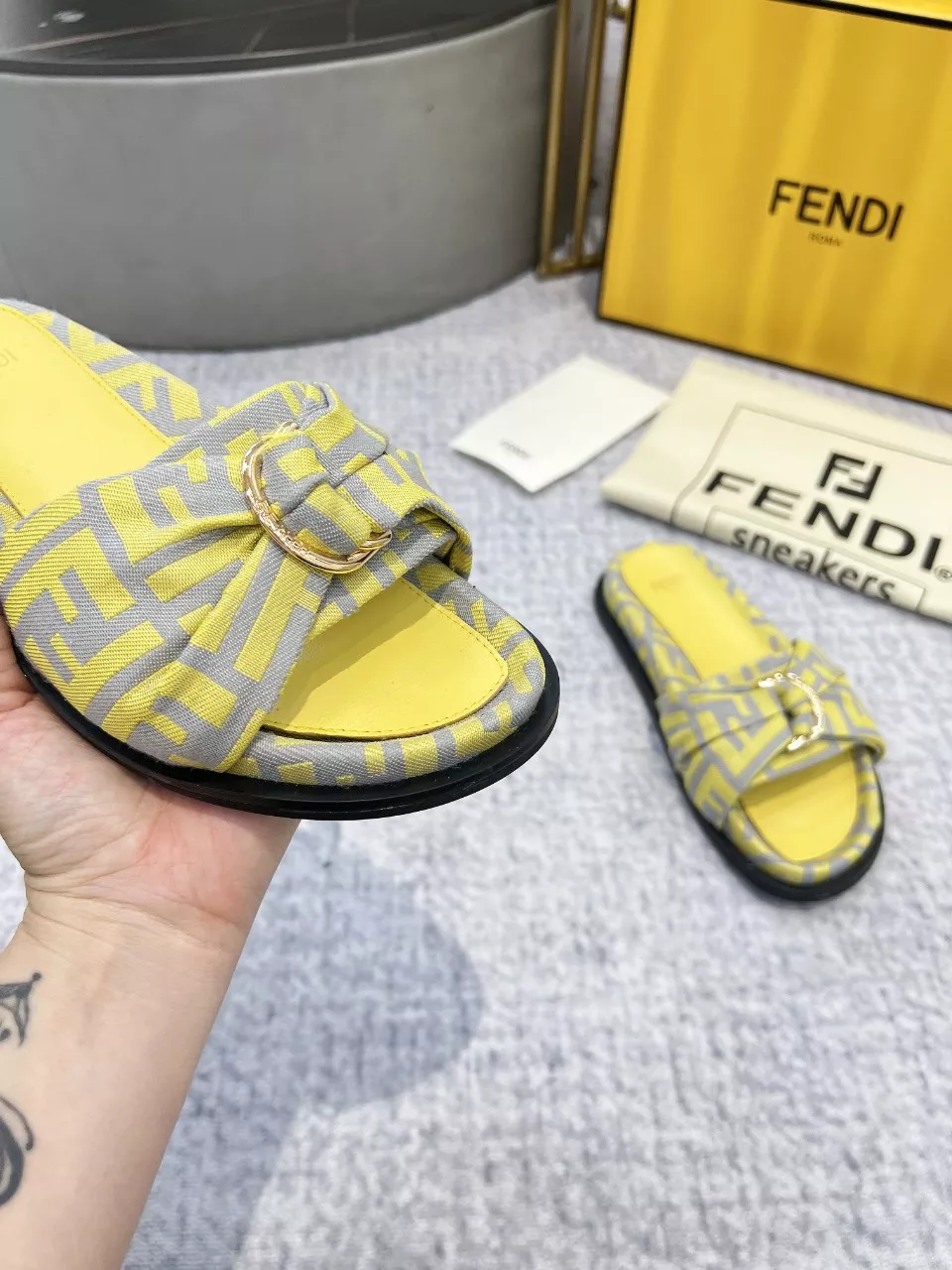 Flexible 8873 Fendi Slippers For Women