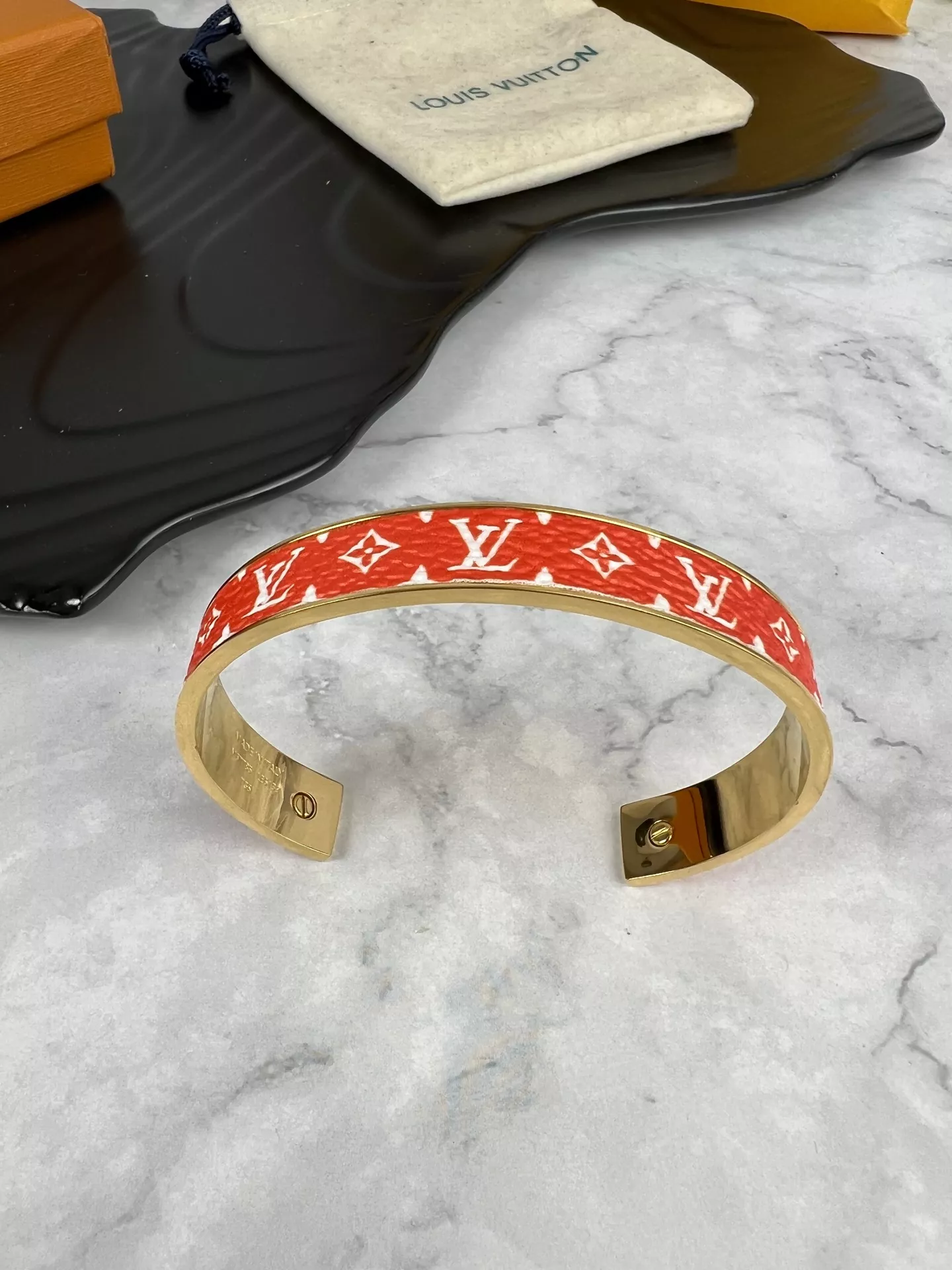 Flexible 8910 Louis Vuitton LV Bracelets