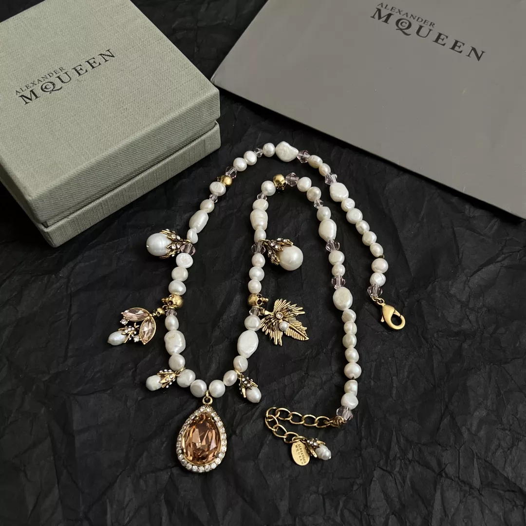 Flexible 8956 Alexander McQueen Necklaces