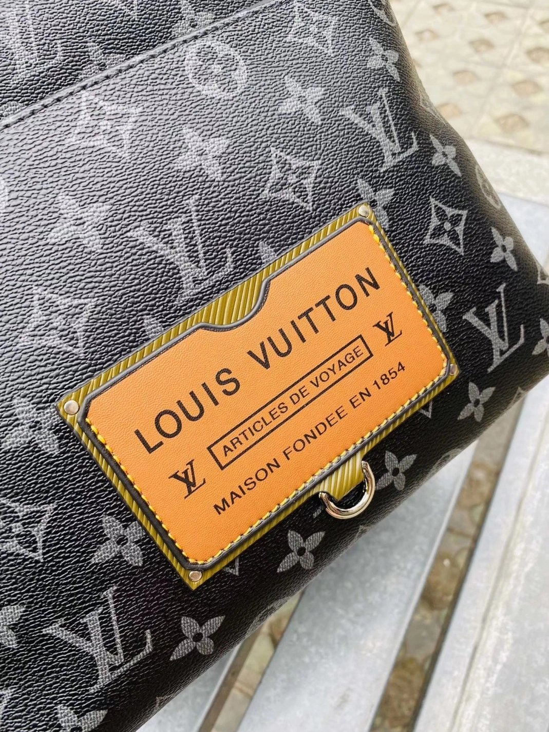Flexible 8968 Louis Vuitton LV AAA Man Backpacks