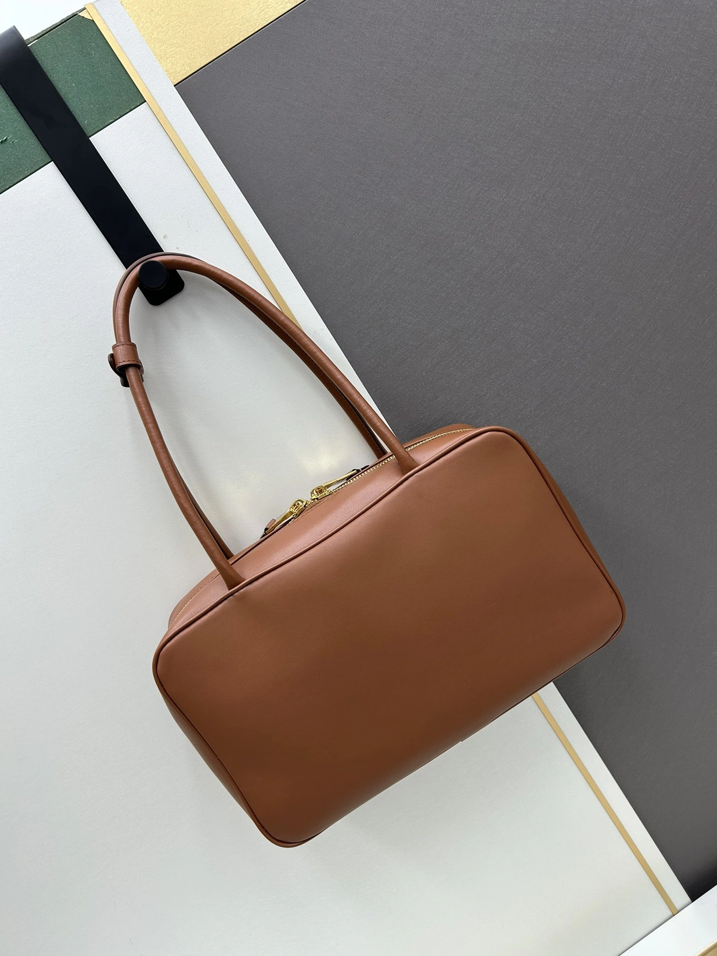 Flexible 8979 MIU MIU AAA Quality Handbags For Women