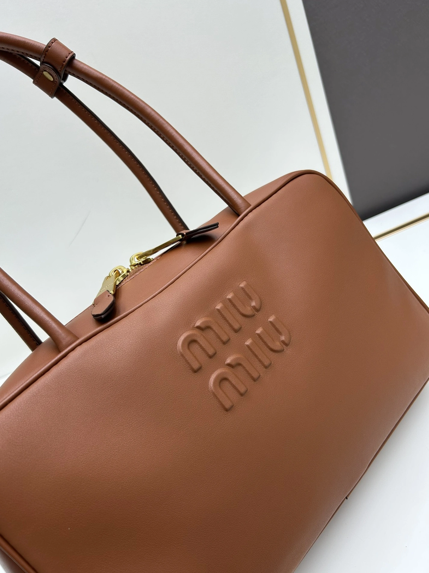 Flexible 8979 MIU MIU AAA Quality Handbags For Women