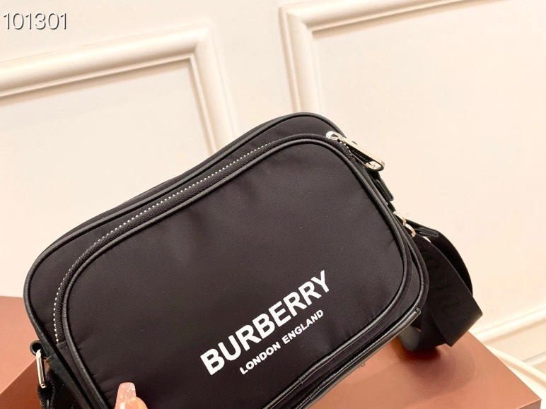 Flexible 9014 Burberry AAA Man Messenger Bags
