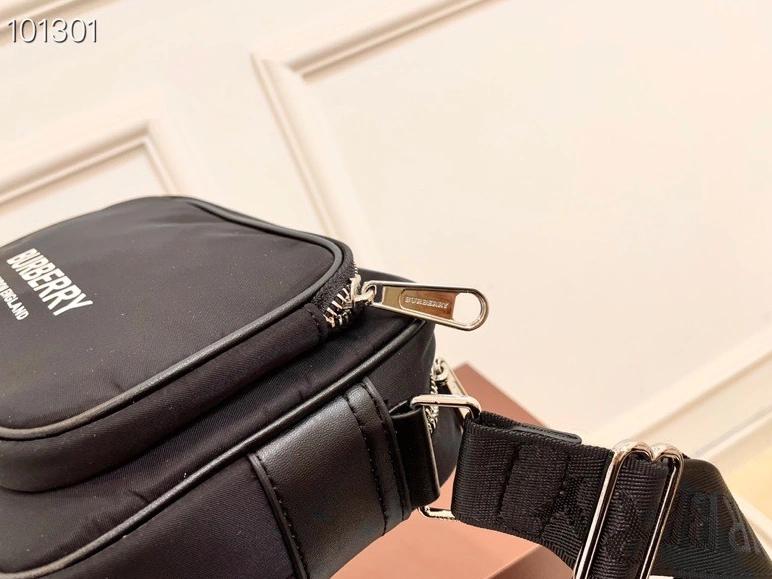 Flexible 9014 Burberry AAA Man Messenger Bags