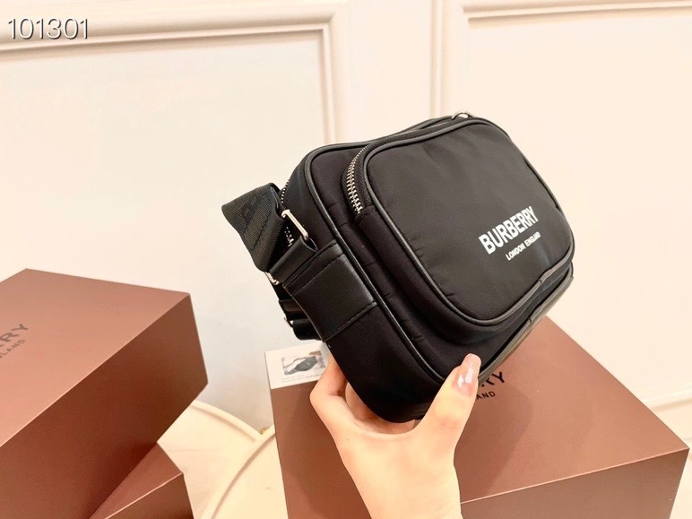Flexible 9014 Burberry AAA Man Messenger Bags