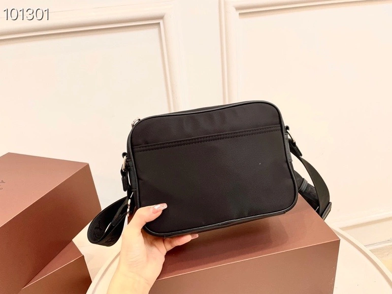 Flexible 9014 Burberry AAA Man Messenger Bags