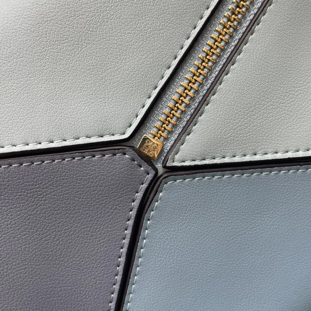 Flexible 9024 LOEWE AAA Quality Messenger Bags For Women