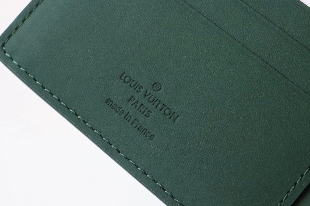 Flexible 9062 Louis Vuitton AAA Quality Wallets