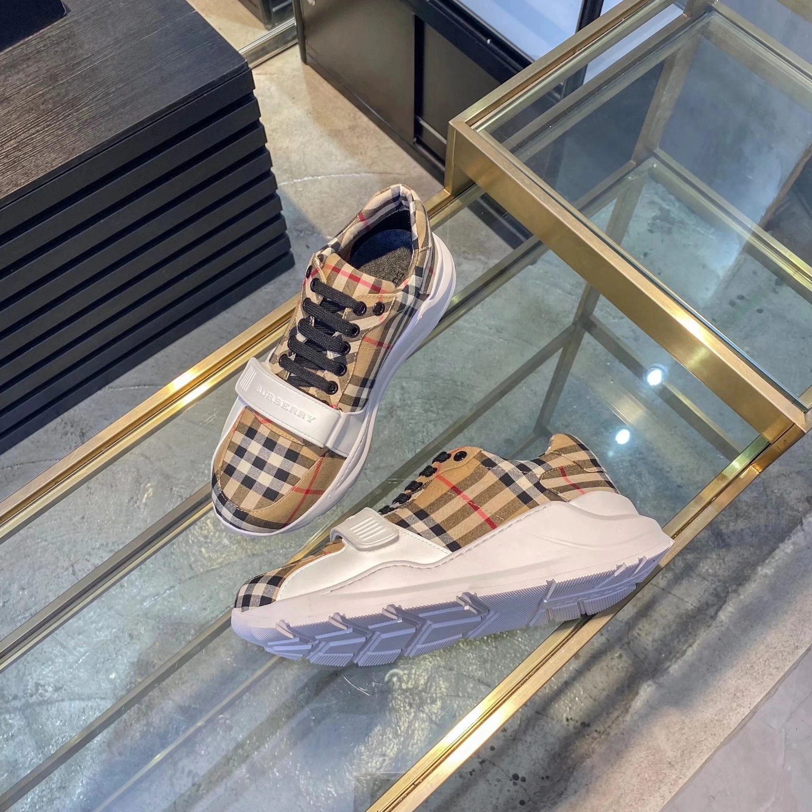 Flexible 9134 Burberry Casual Shoes For Women