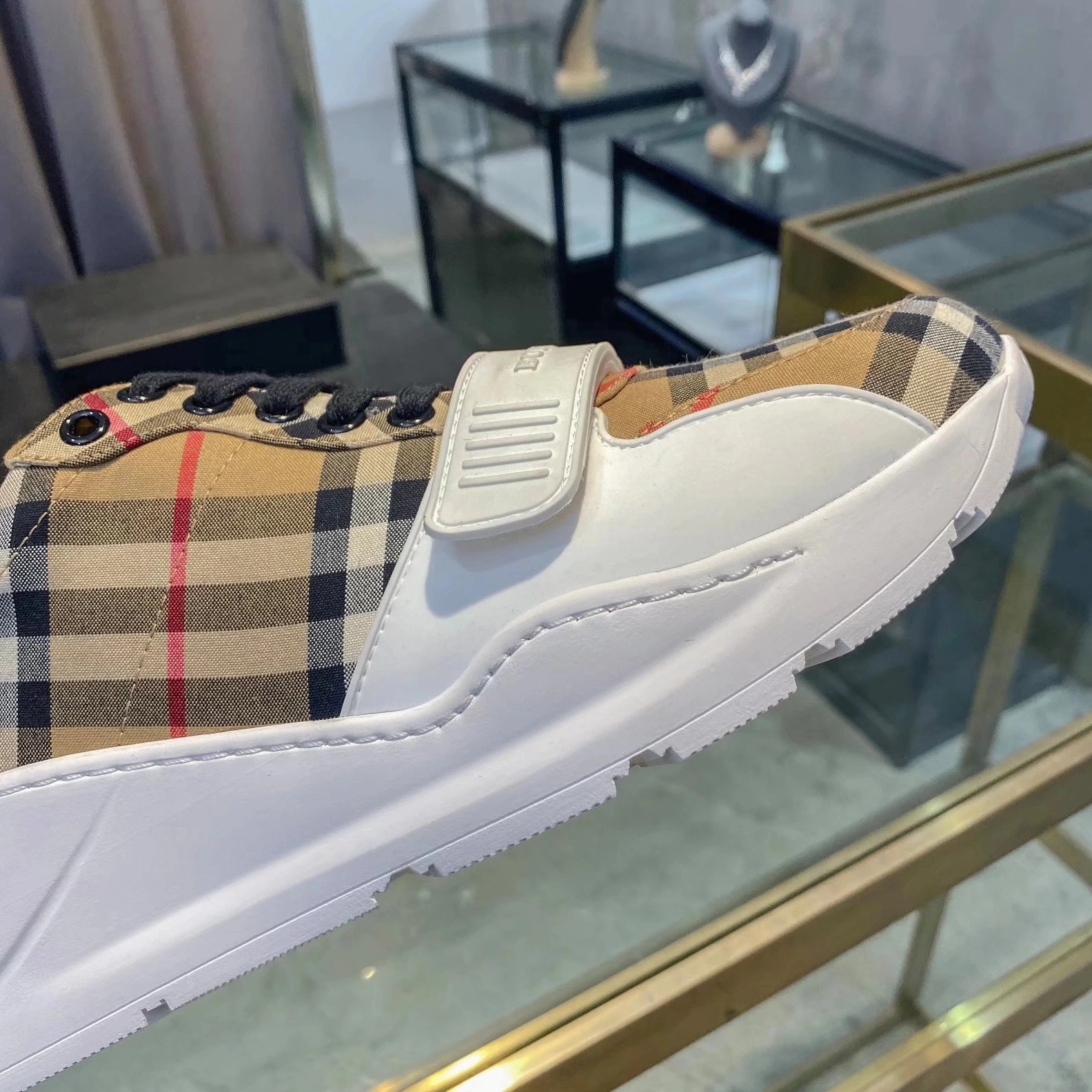Flexible 9134 Burberry Casual Shoes For Women