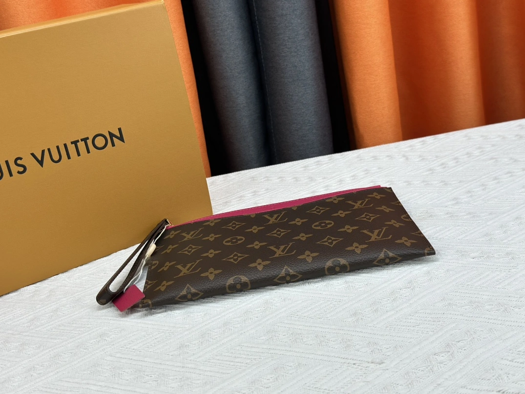 Flexible 9183 Louis Vuitton LV Wallets In Rose Red