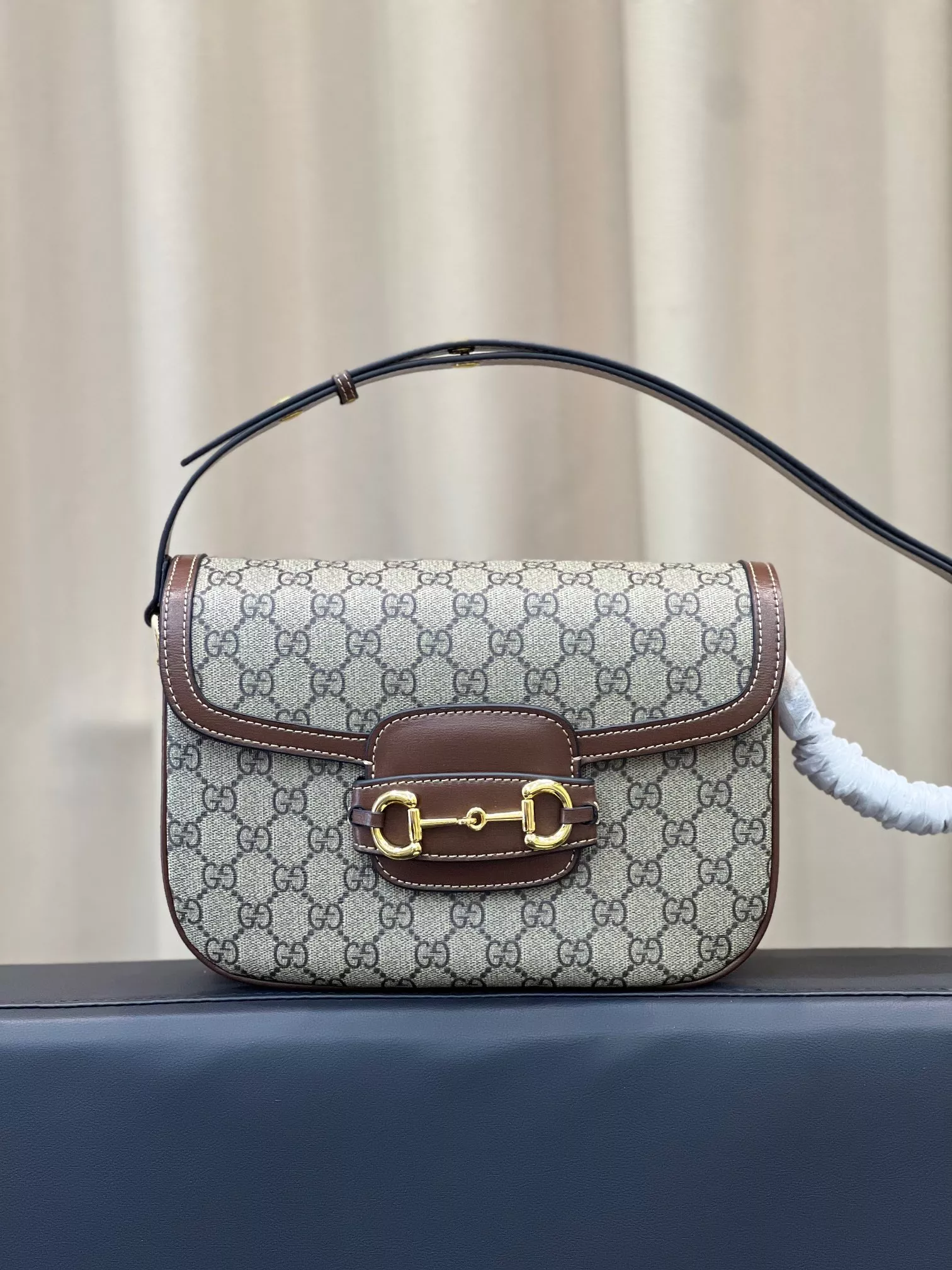 Flexible 9469 Gucci AAA Quality Messenger Bags For Women