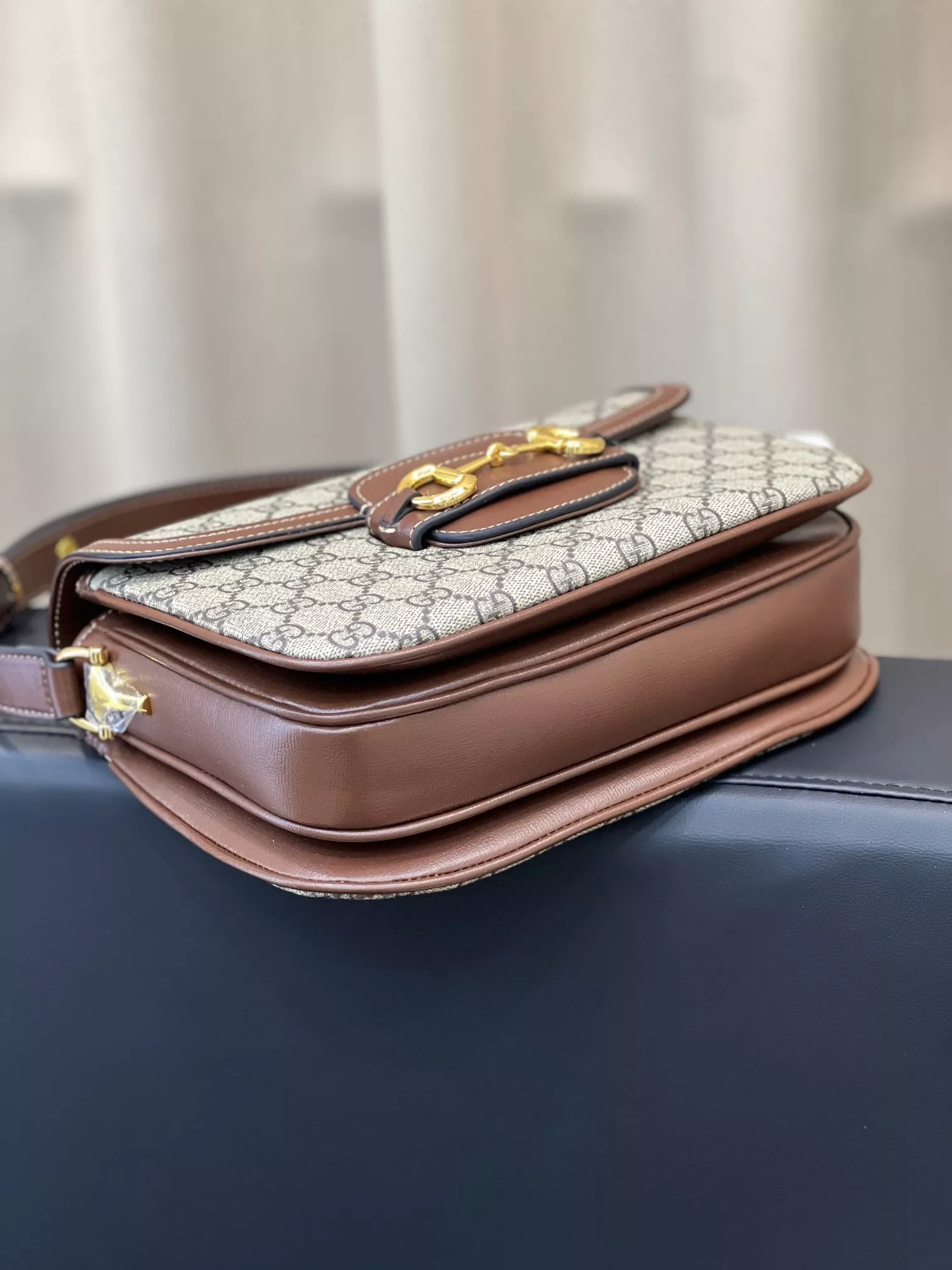 Flexible 9469 Gucci AAA Quality Messenger Bags For Women