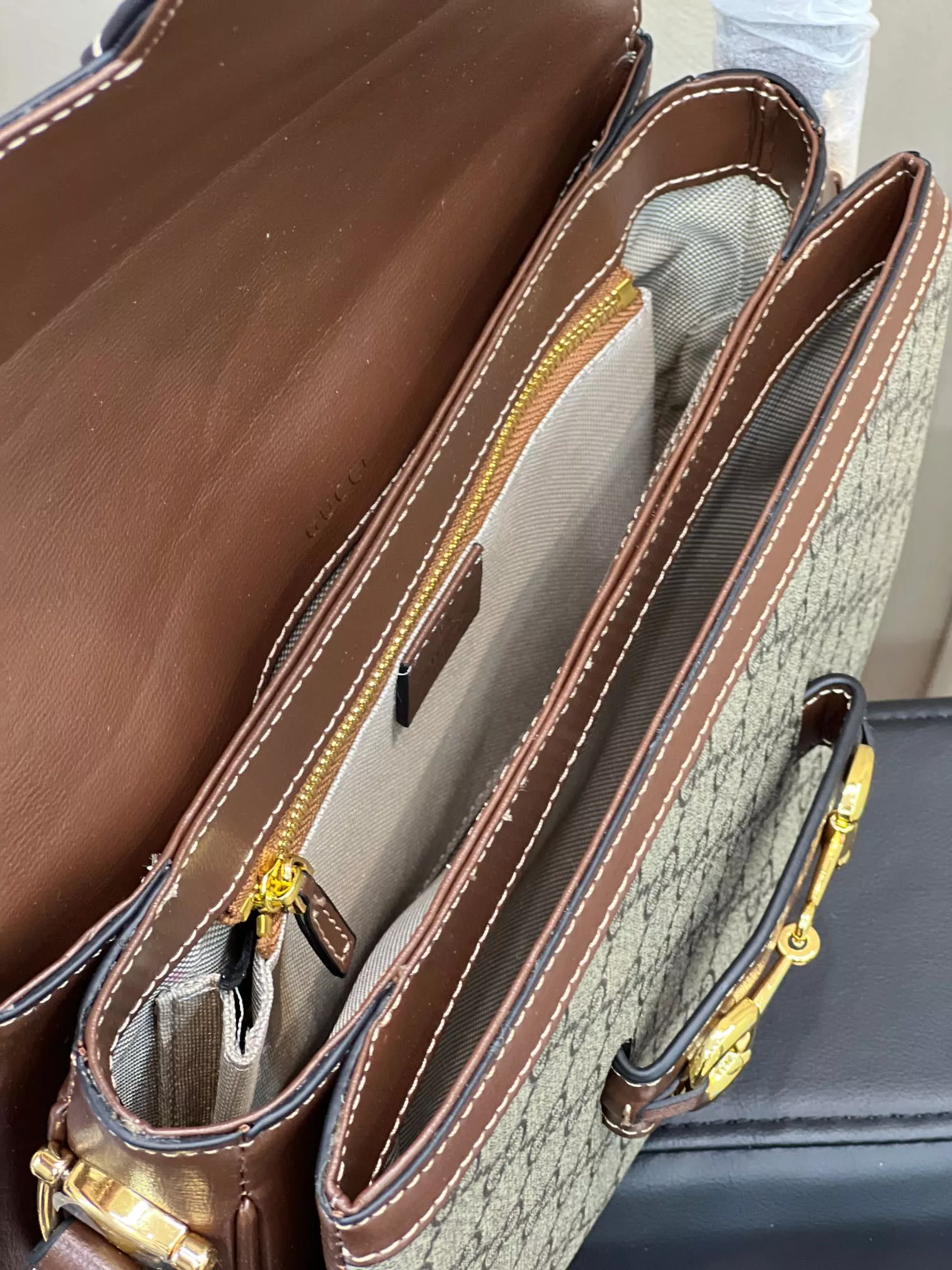 Flexible 9469 Gucci AAA Quality Messenger Bags For Women